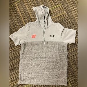 Men’s Under Armour Medium Wisconsin Badgers Short Sleeve Hoodie
